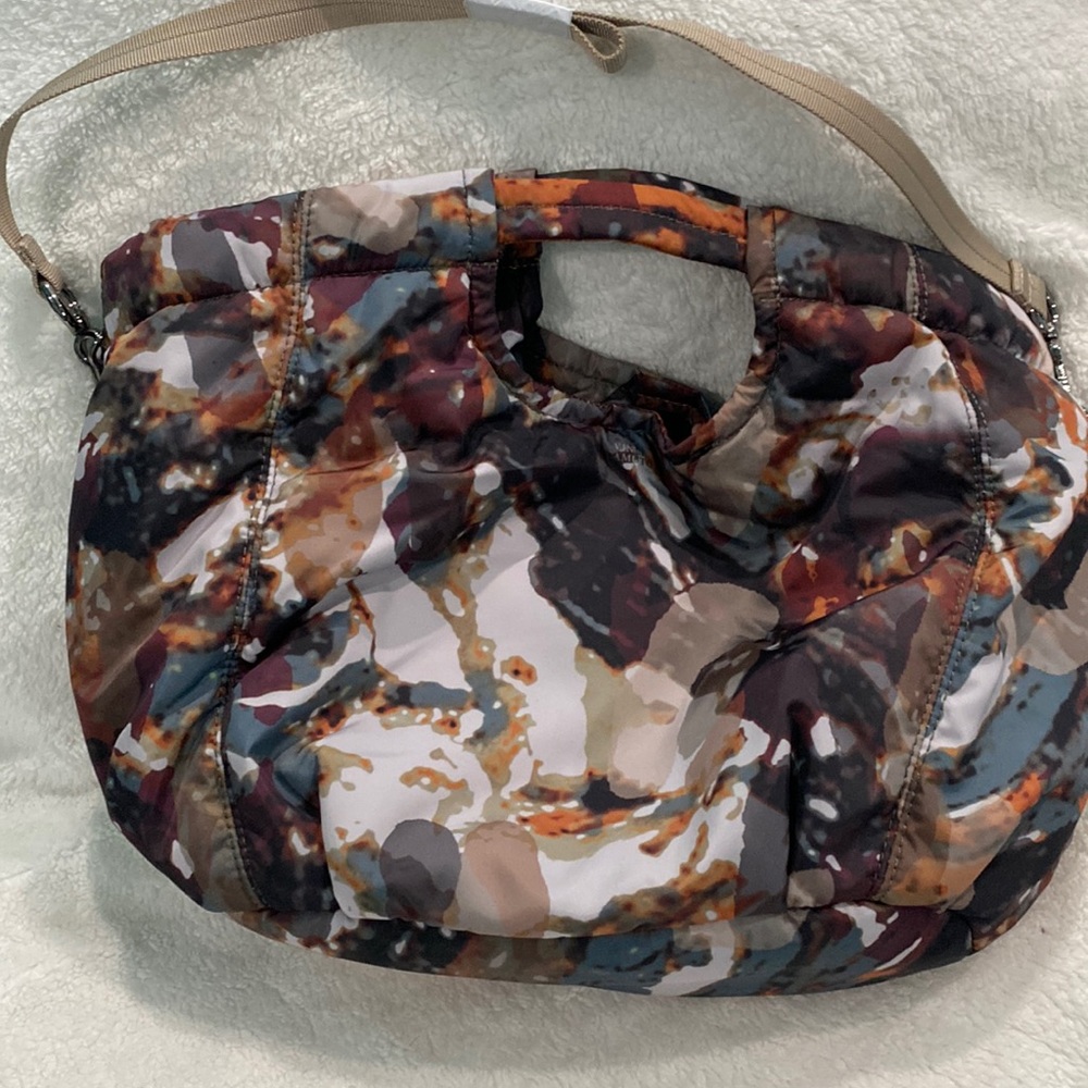 🆕VINCE CAMUTO HARLO SATCHEL/TOTE. Color- Natural Earthy Mosaic Tones - Picture 5 of 9